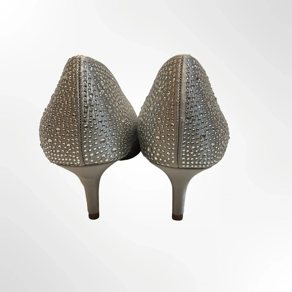 Badgley Mischka  Rhinestone Pointed-Toe Pumps in size 11 - Picture 3 of 9
